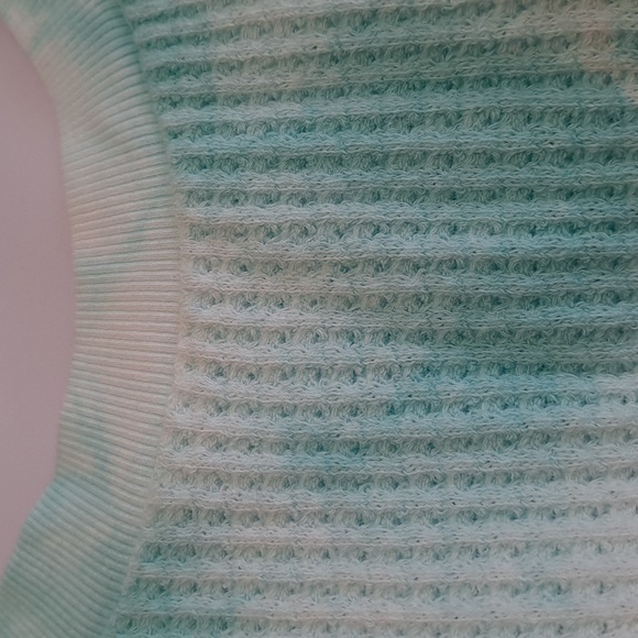 BUCKETLIST Ble And White  Thermal Knit Tie Dye Top - Picture 5 of 7